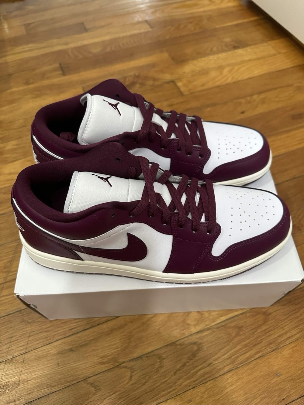 *Slightly Used* Jordan 1 Low Women White Purple (DC0774-161) Size 12W